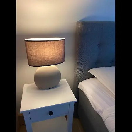 Away From Centre Near Kadriorg 公寓 *