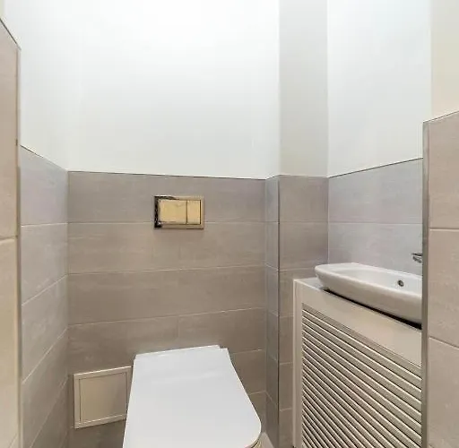 Away From Centre Near Kadriorg