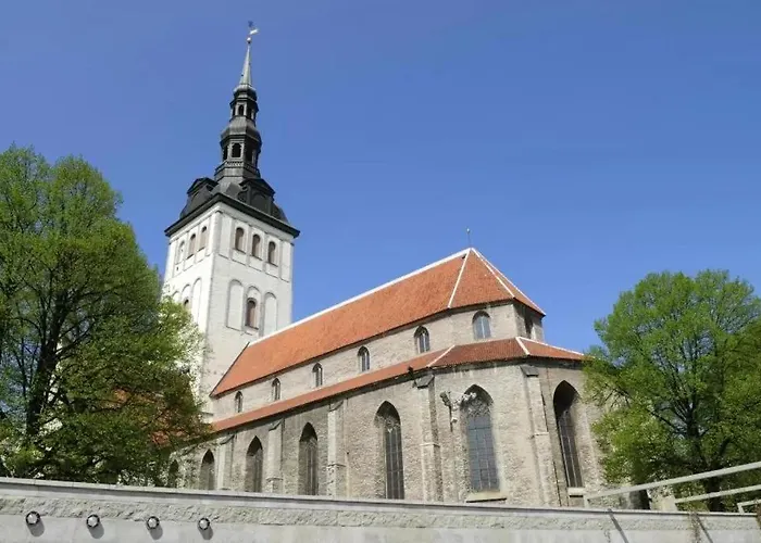 Korter Away From Centre Near Kadriorg Tallinn