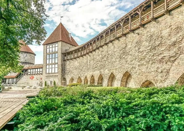 Away From Centre Near Kadriorg Διαμέρισμα *