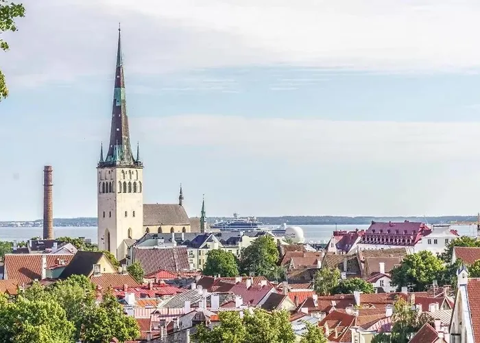 Korter Away From Centre Near Kadriorg Tallinn