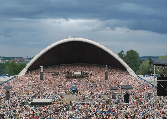 Away From Centre Near Kadriorg Korter *