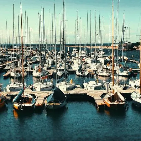 Away From Centre Near Kadriorg Apartamento